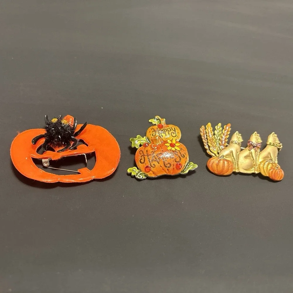 Vintage Kenneth Cole Autumn Brooch Pin Cat Pumpkin Wheat Metal Enamel KC Signed